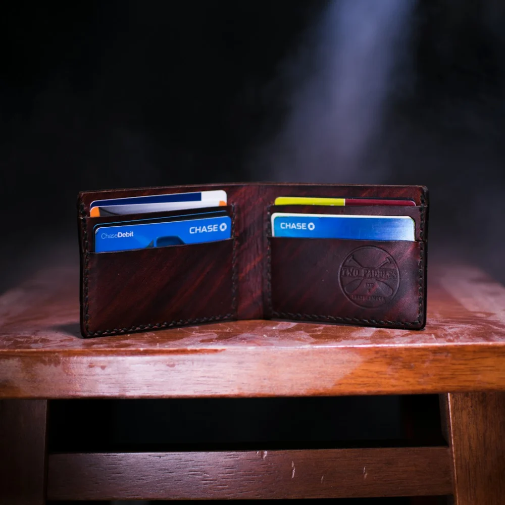 Minimal Card Wallet – Chestnut