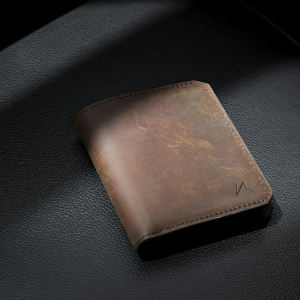 Classic Bifold Leather Wallet – Tan Brown